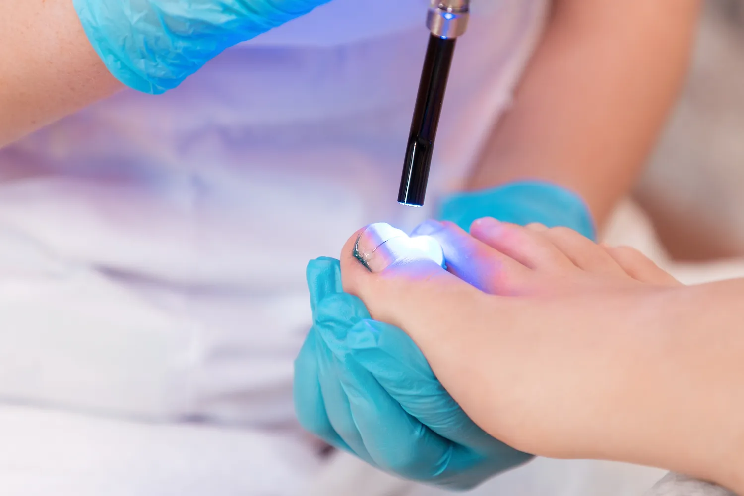 Co warto wiedzieć o leczniczym pedicure?